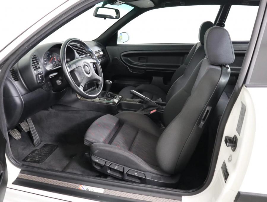 Интерьер BMW M3 Lightweight (E36) 1995 года  (US) (фото 44 из 58)